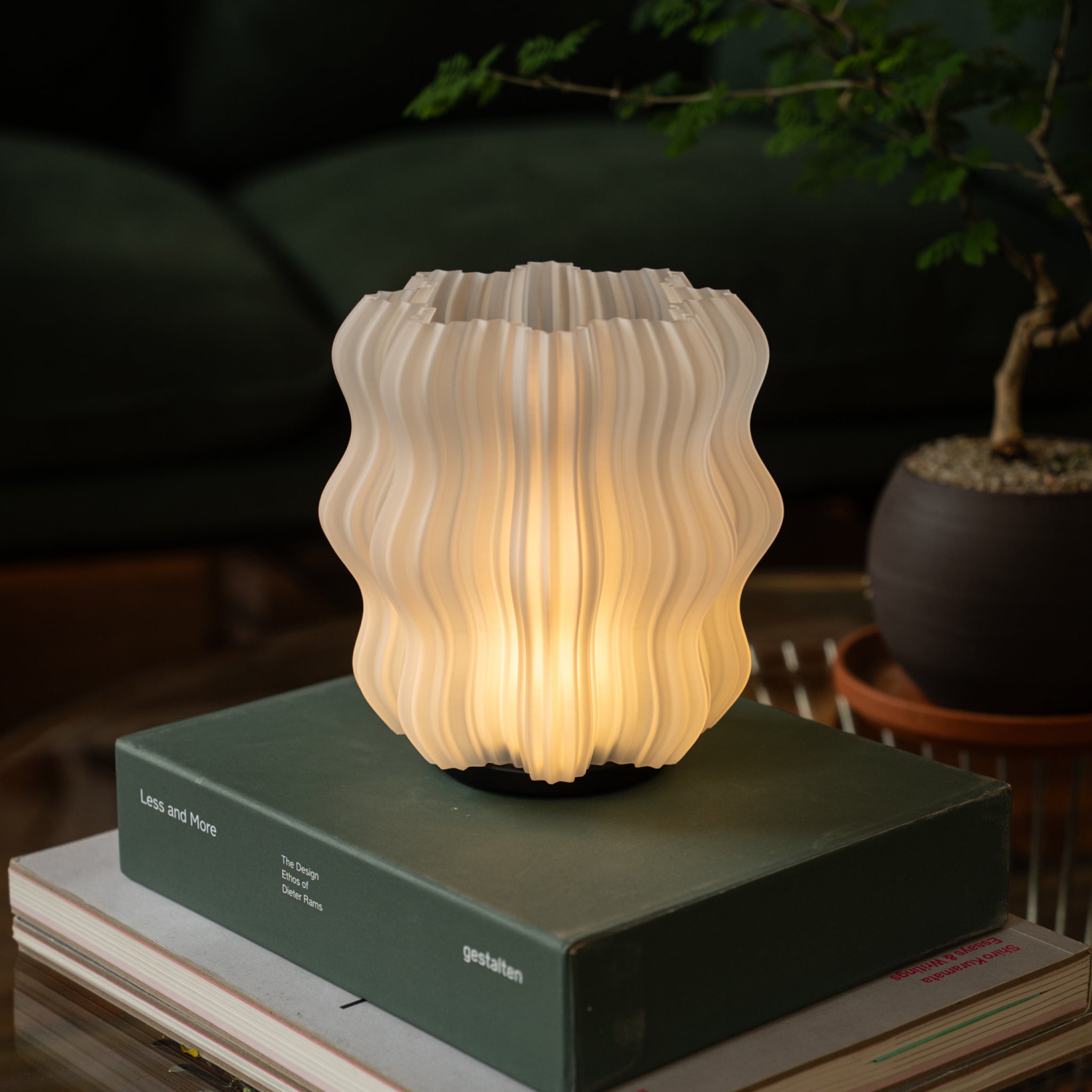 Mini Wavy Cordless Sculptural Table Lamp