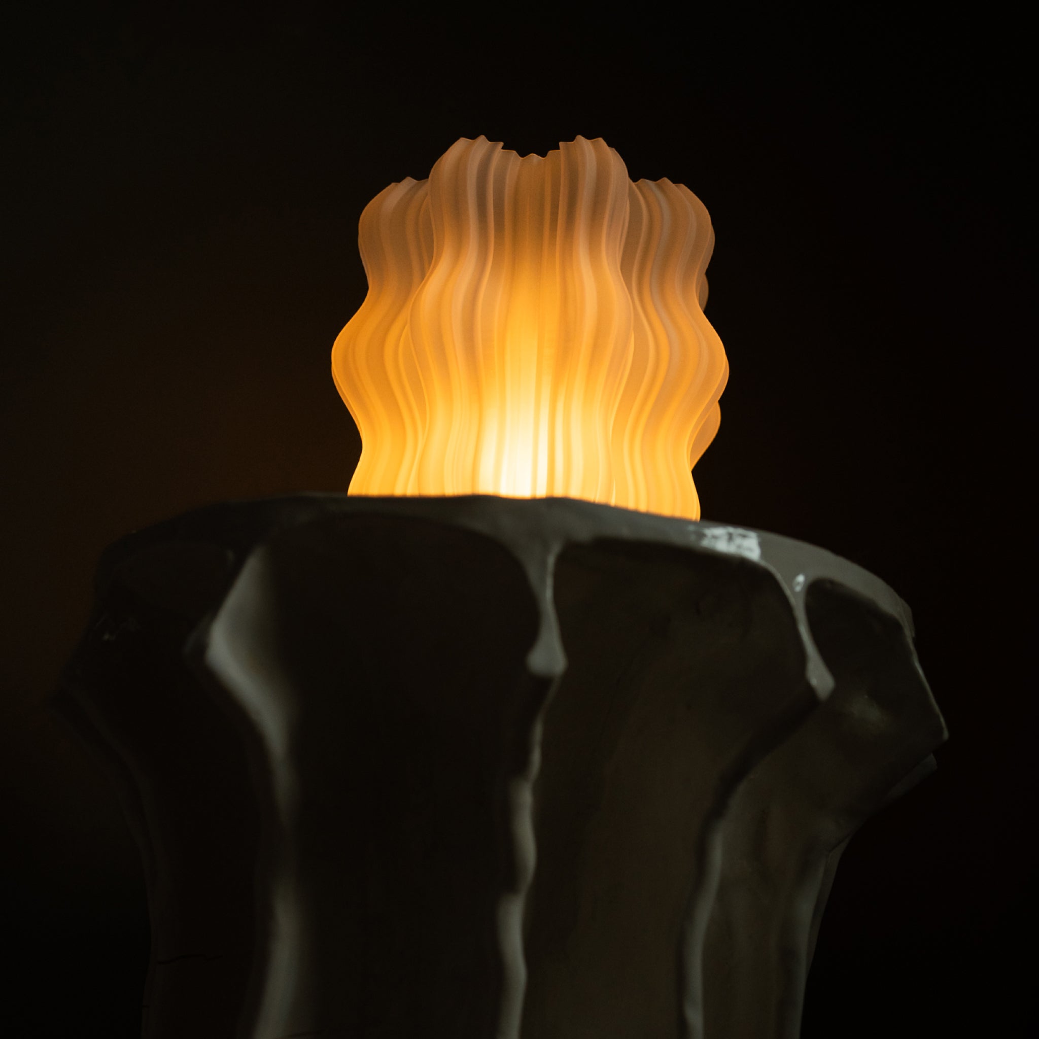 Mini Wavy Cordless Sculptural Table Lamp