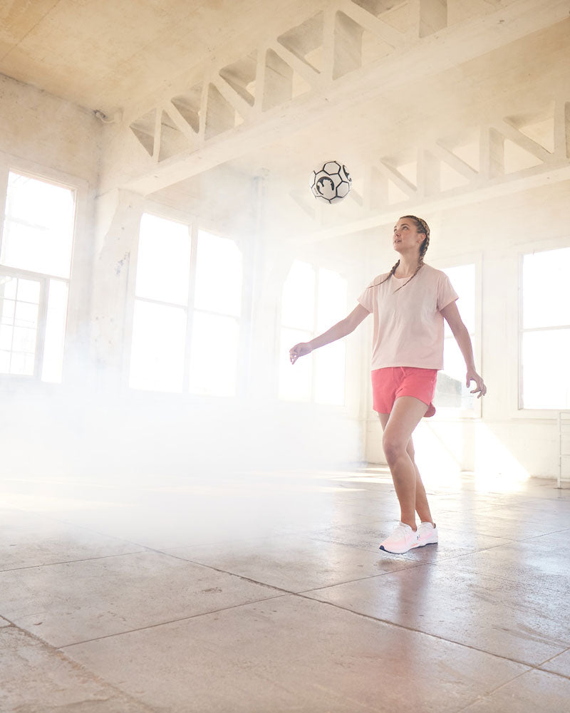 Women's relaxed-fit performance workout top in a soft, everyday style
