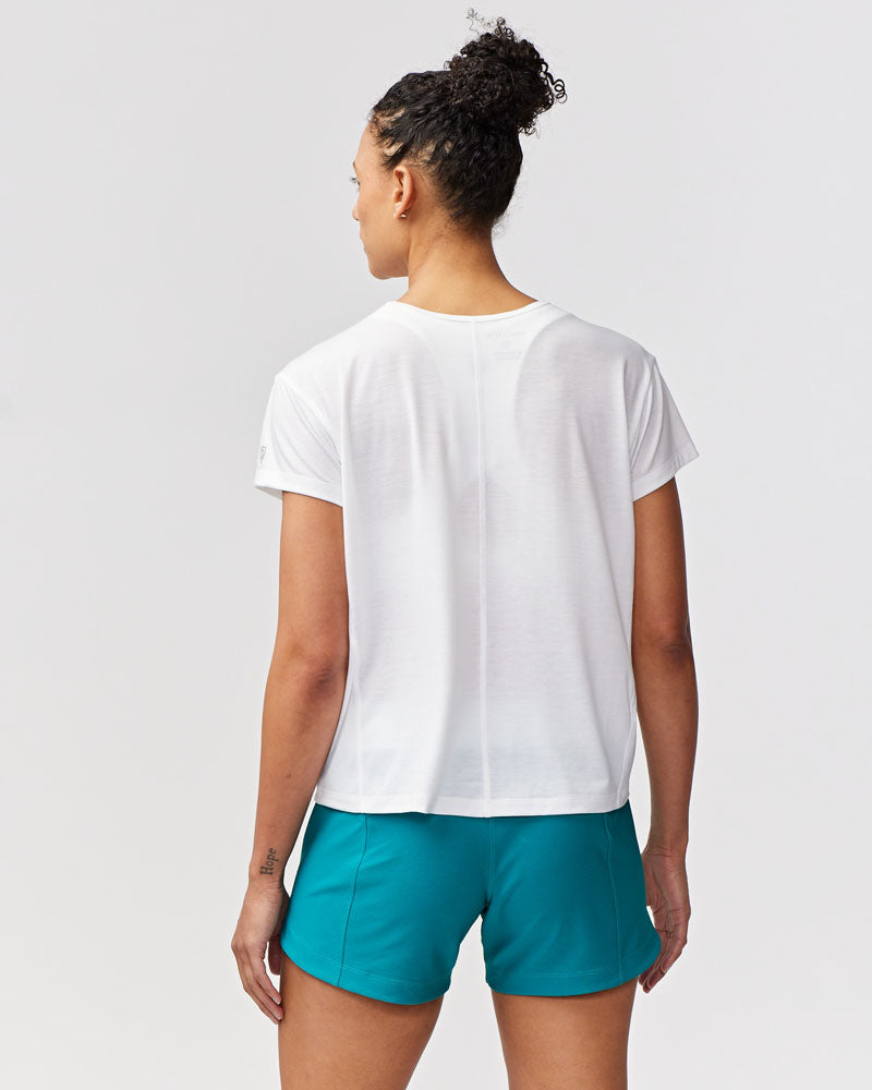 Women's relaxed-fit performance workout top in a soft, everyday style
