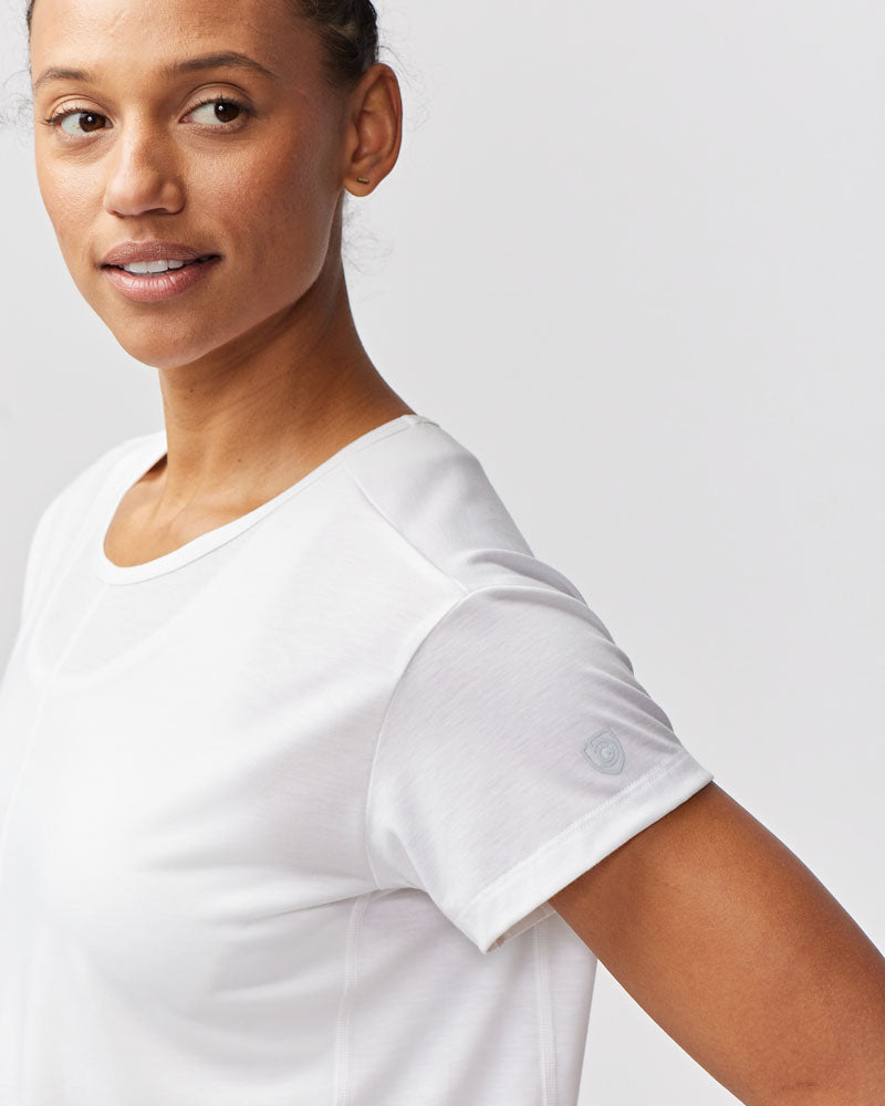 Women's relaxed-fit performance workout top in a soft, everyday style